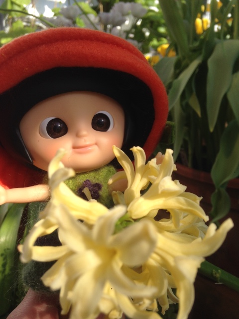 Яркие весенние краски и позитивный Mui-chan