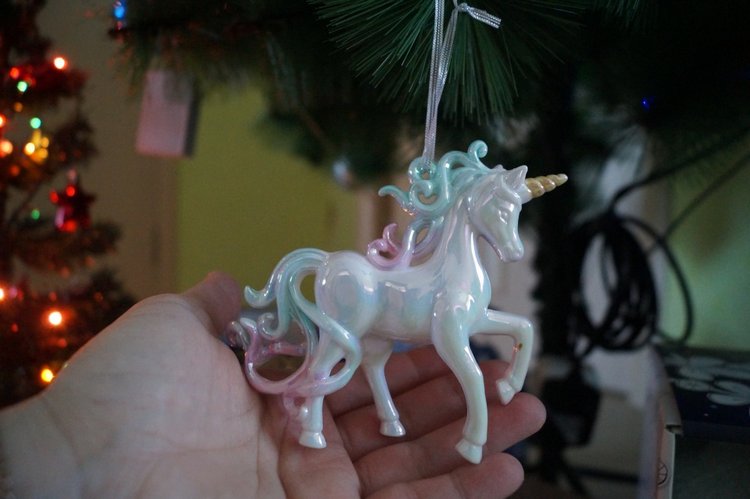 Верите ли вы в деда Мороза? Подарки под ёлочкой, их ждали