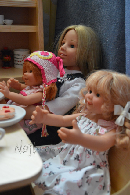 Мебель для кукол Хохлома. Вихтели Rosemarie Anna Muller