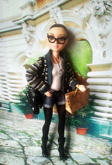 Кукла с красивыми глазами