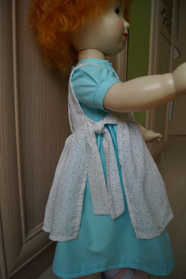 На день рождения Василисы я подарила новое платье