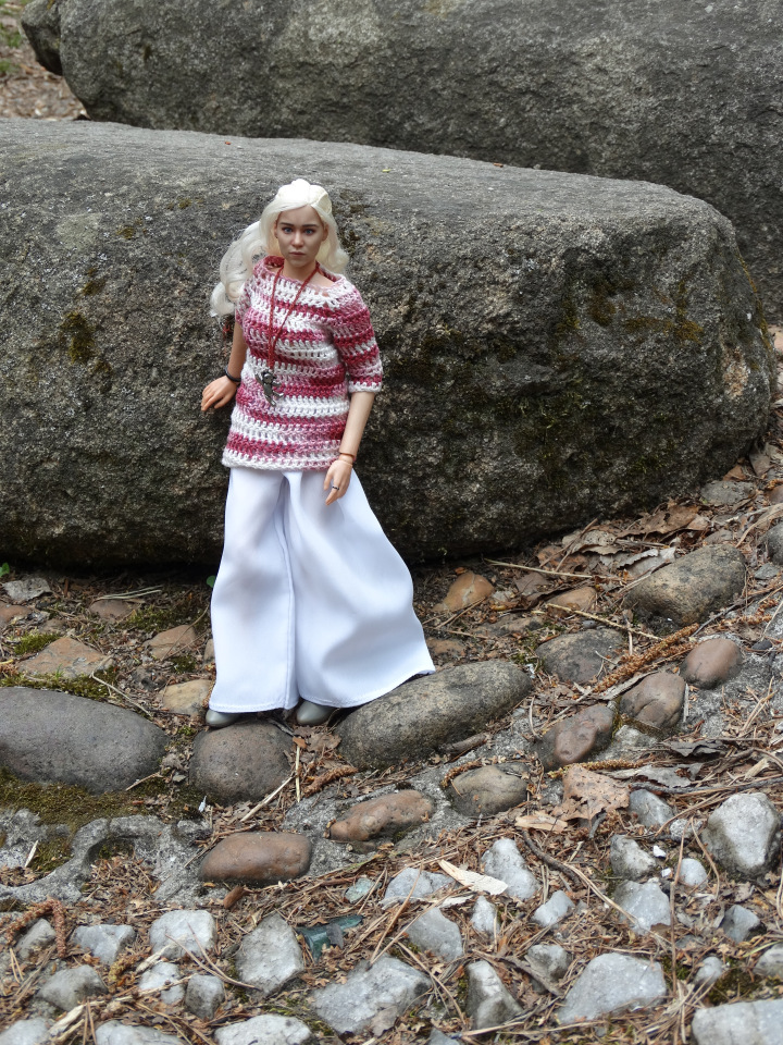 Совсем другой стиль для Дэни. Экшен-кукла Daenerys от ThreeZero (фото 7)