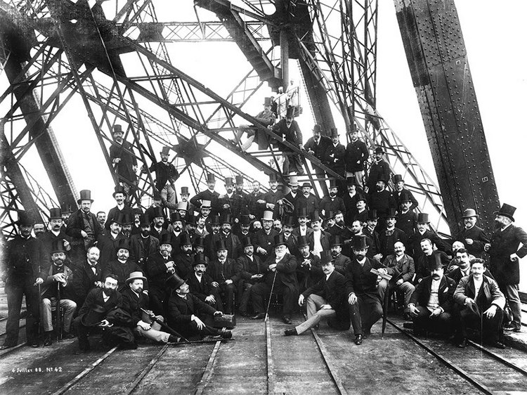 31 марта 1889 г. - состоялось открытие Эйфелевой башни (фото 3)