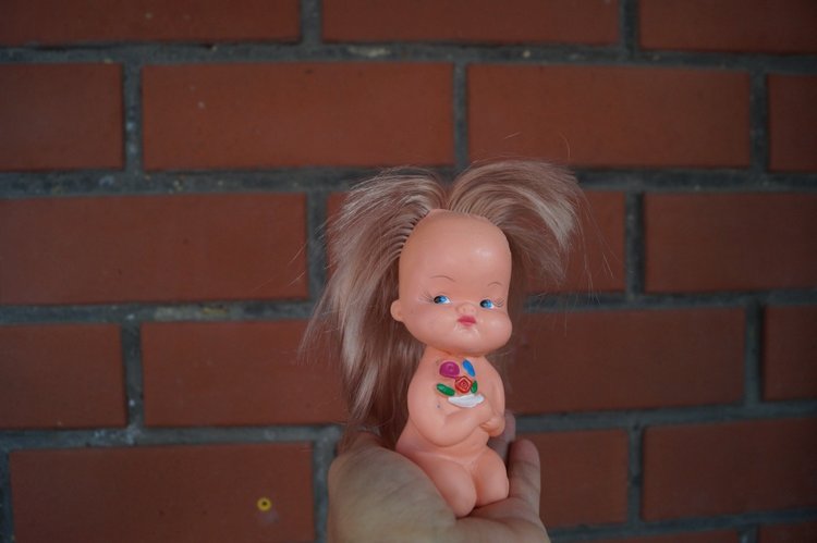 Четвёртая июльская выписка. Поломка шеи Энчантималс. Новые реснички двум пациентам. Как обуздать непослушные волосы