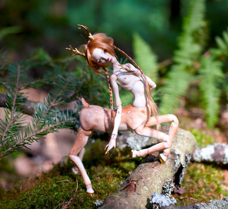 Фарфоровая шарнирная оленедевочка Торн (фото 2)