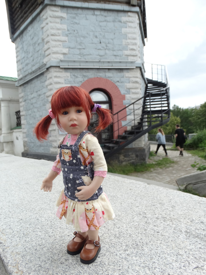 Мицци на прогулке по Екатеринбургу