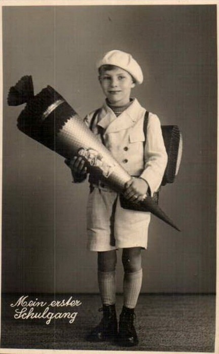 Что такое Schultüte? И с чем его едят