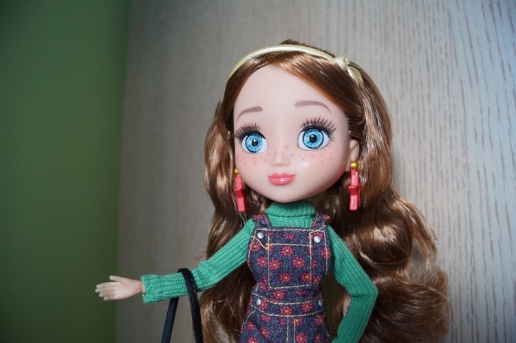Привет, я Вика! Куклы из серии "Модный шопинг"