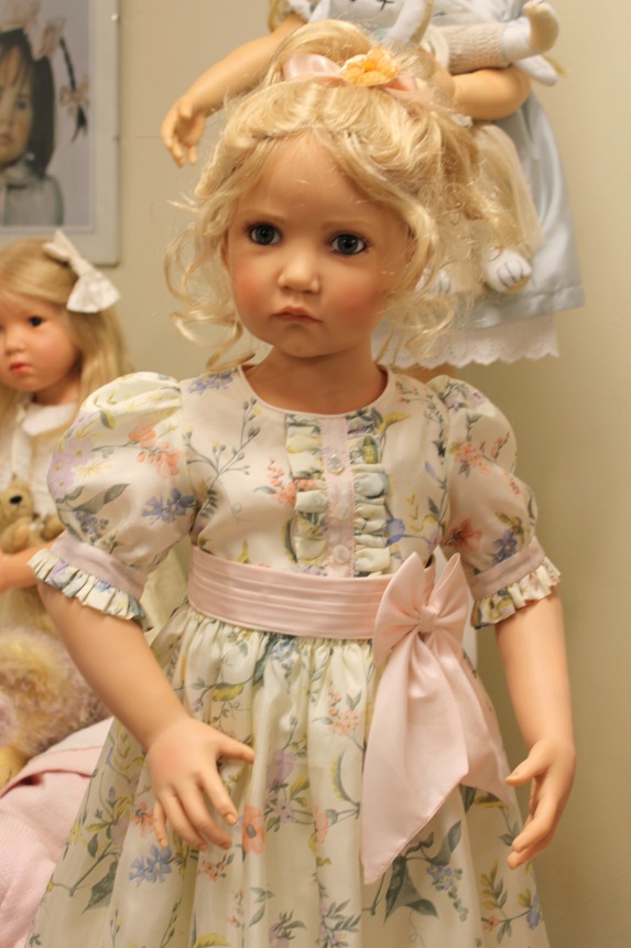 Рождественская встреча в магазине/клубе коллекционных кукол