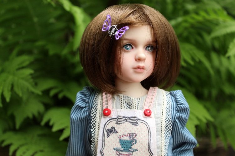 Розочка в образе Алисы. Домашнее видео