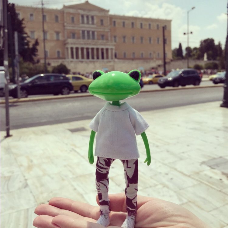 Лягушка Wonder Frog MAKS — Фигурки Studio