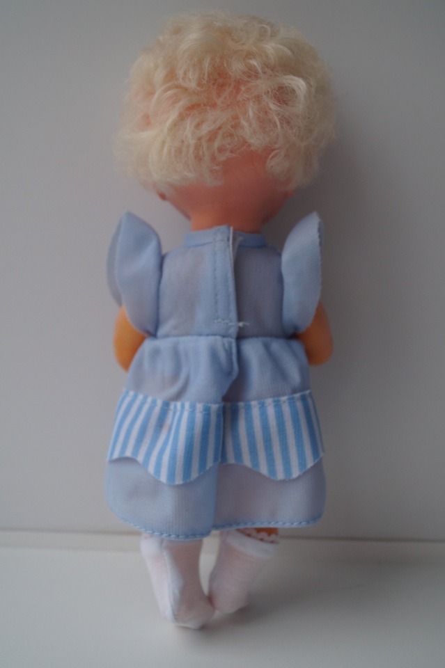 Вторая выписка ноября. Как поставить куклу на ножки, если их нет. Соединяю туловище и голову. У нас и пирамидки лечатся