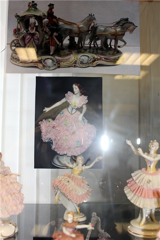 Выставка "Хрупкий мир фарфора", Старицкий краеведческий музей