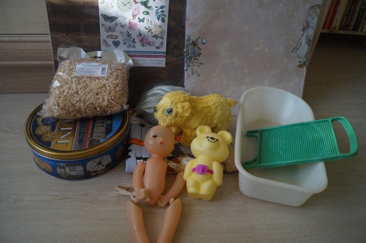 Приехали три посылки, открыла, а их четыре