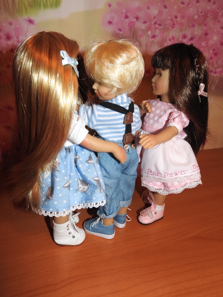 Куколки KIDZ'N'CATS mini и обувочка для них