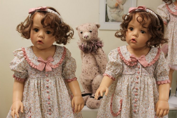 Рождественская встреча в магазине/клубе коллекционных кукол