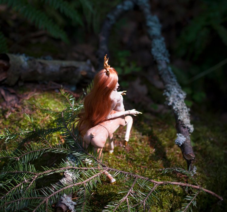 Фарфоровая шарнирная оленедевочка Торн (фото 4)