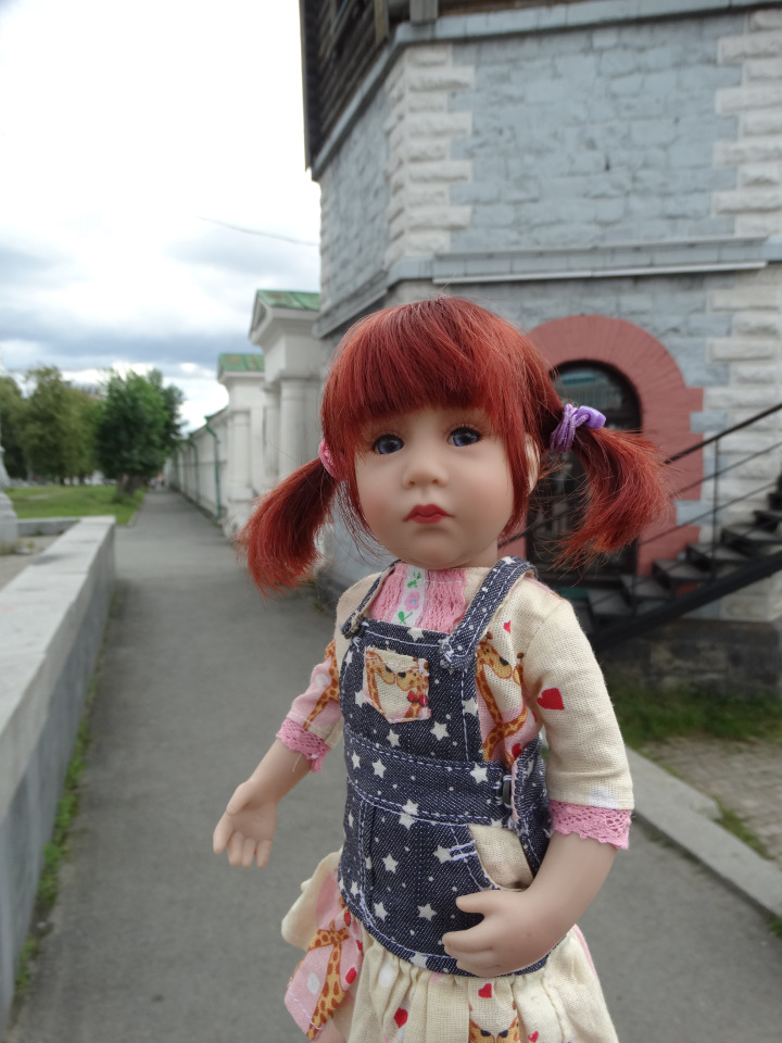 Мицци на прогулке по Екатеринбургу