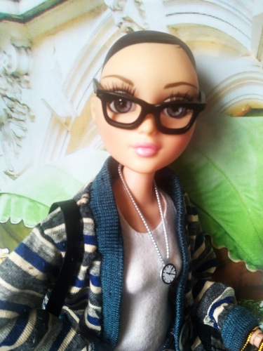 Кукла с красивыми глазами