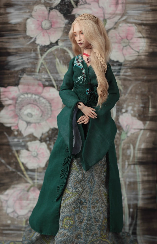 Серсея. Фарфоровая шарнирная кукла