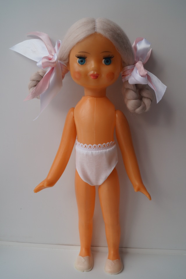 Четвёртая выписка февраля, которой могло не быть. Как заузить отверстие в шее советской куклы, чтобы голова не проваливалась