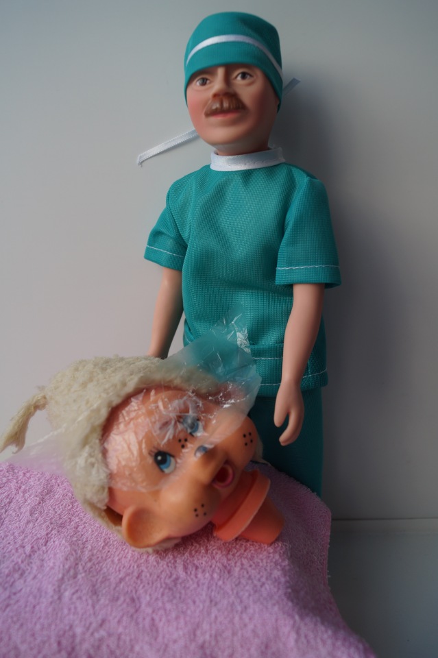 Третья выписка февраля. Сложная пациентка получила помощь нейрохирурга, бегемот Тотоша снова ловит шарики, лепка стоп +