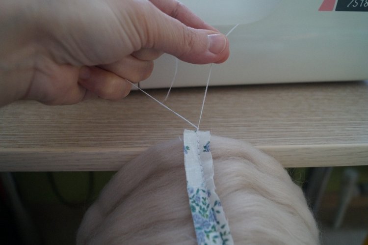 Четвёртая выписка февраля, которой могло не быть. Как заузить отверстие в шее советской куклы, чтобы голова не проваливалась