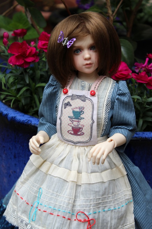 Розочка в образе Алисы. Домашнее видео (фото 9)