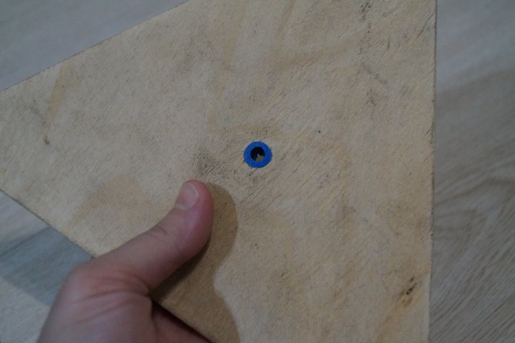 Третья выписка декабря. Ещё одна ёлочка здорова! Как починить шейное крепление кукломужчины (мои ошибки и способы их