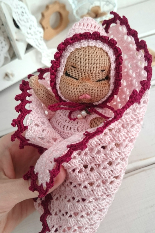 Младенец крючком — Авторские вязаные куклы: интерьерные