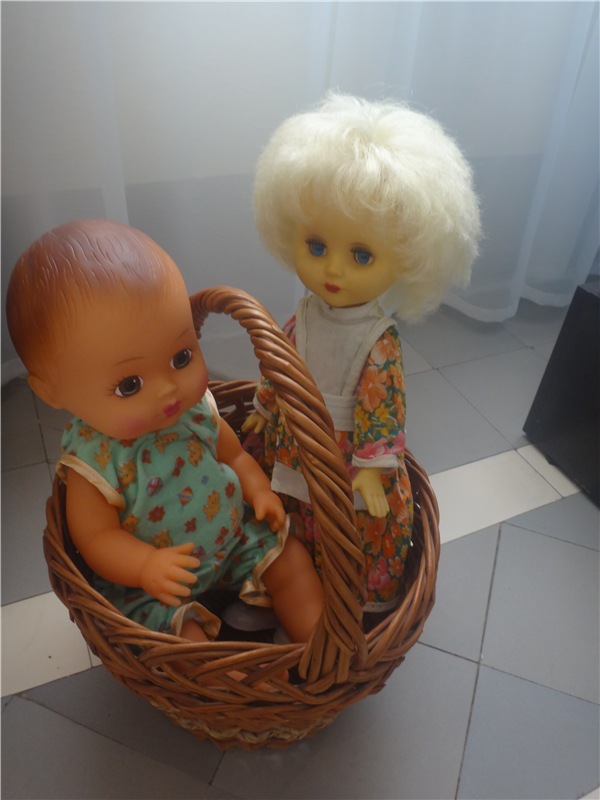 Выставка " Лабиринты кукольной жизни"