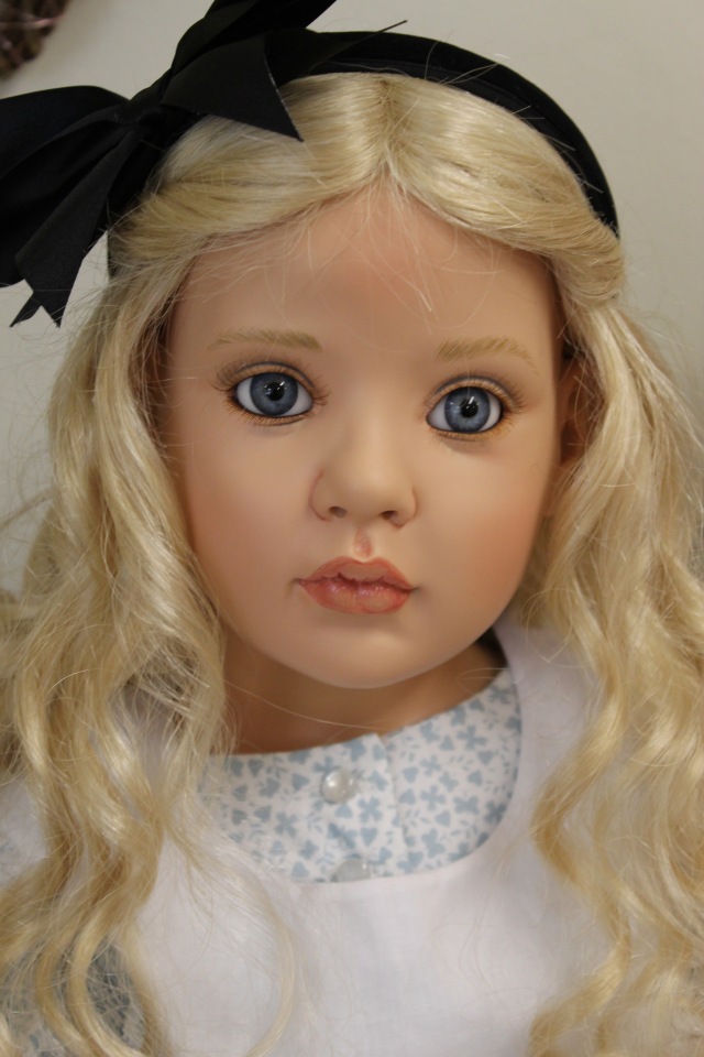 Встреча коллекционеров в магазине. Выбор кукол из новой коллекции Гюнзел. Часть первая - Алиса. ОПРОСНИК