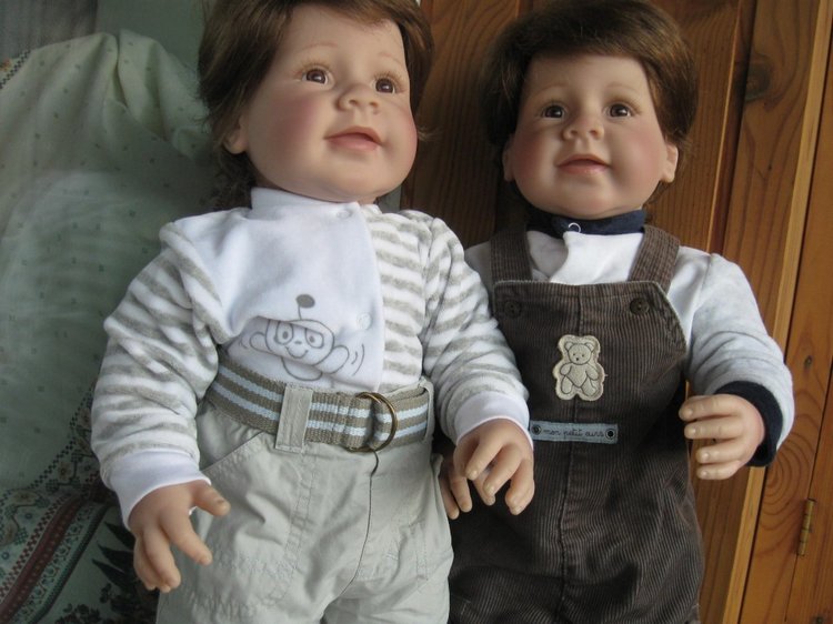 Было нас двое близнецов когда-то