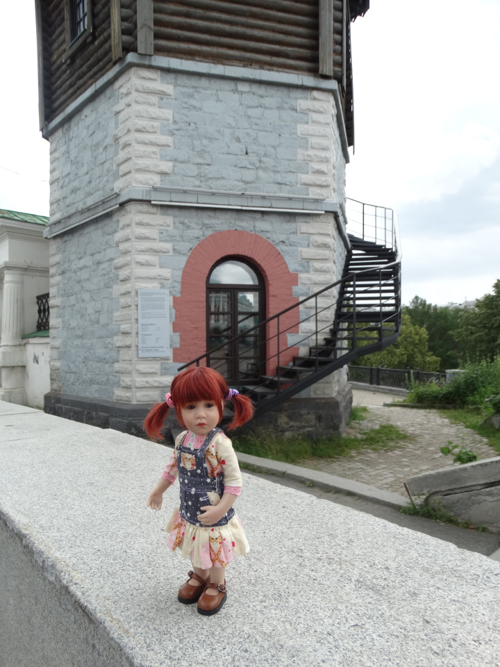 Мицци на прогулке по Екатеринбургу