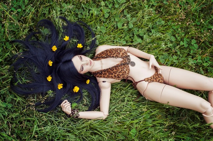 Лето, травка и "дикий" купальник (фото 10)