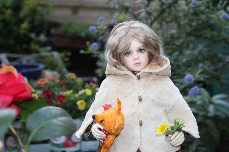 Новый наряд Розочки и прогулка в саду