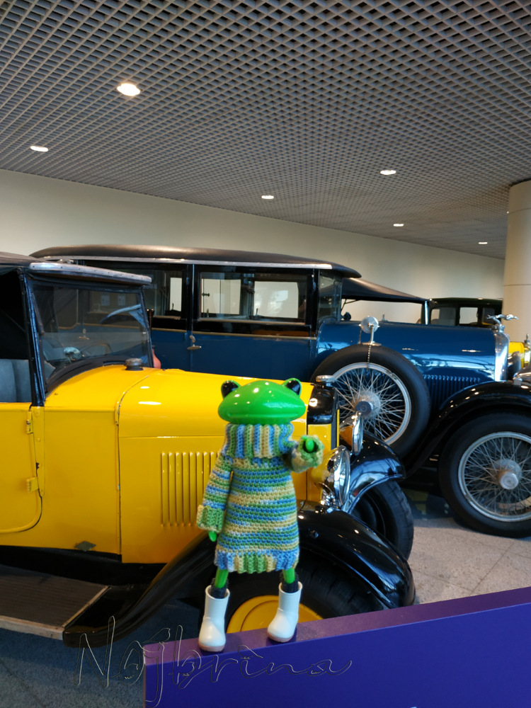 Миссис Бэйбики. Царевна - лягушка. Визитная карточка