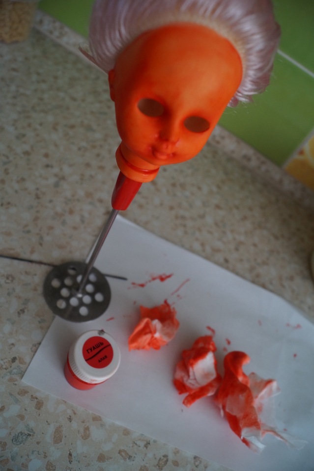 Четвёртая апрельская выписка. Варим покусы ног, варим пластик, красим резиновую голову