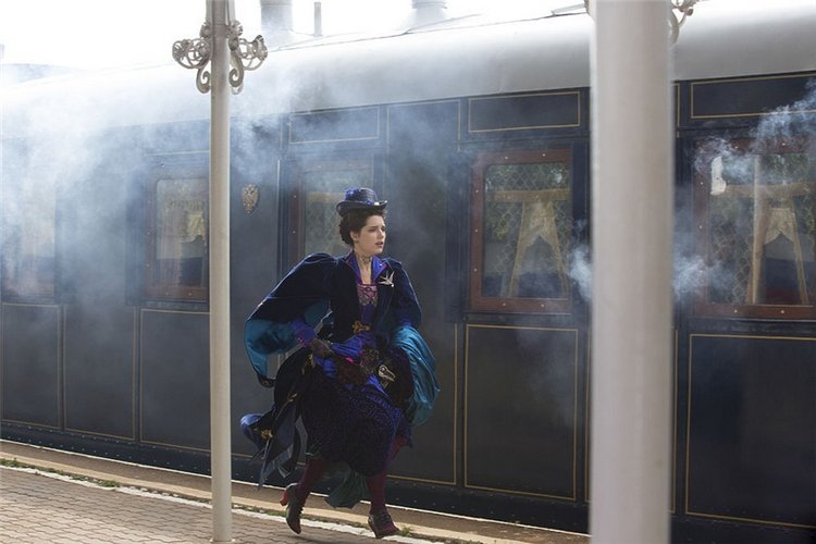 Выставка костюмов к фильму " Матильда", часть 2