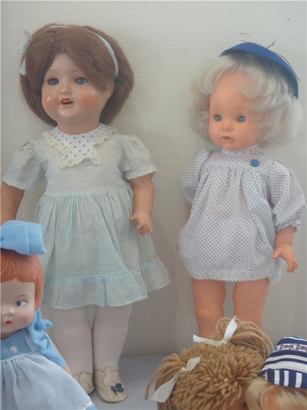 Выставка " Лабиринты кукольной жизни"