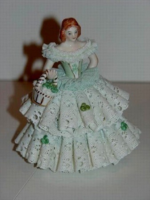 Дрезденские «кружевницы»: В чём секрет фарфоровых статуэток, которые словно одеты в изящные наряды