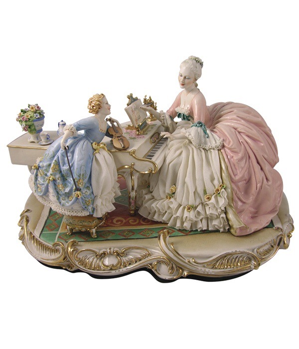 Дрезденские «кружевницы»: В чём секрет фарфоровых статуэток, которые словно одеты в изящные наряды