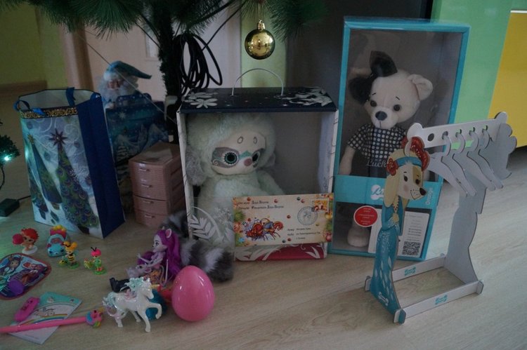 Верите ли вы в деда Мороза? Подарки под ёлочкой, их ждали (фото 5)