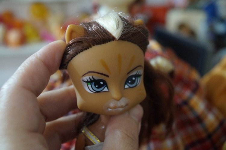 Вторая выписка ноября. Как поставить куклу на ножки, если их нет. Соединяю туловище и голову. У нас и пирамидки лечатся