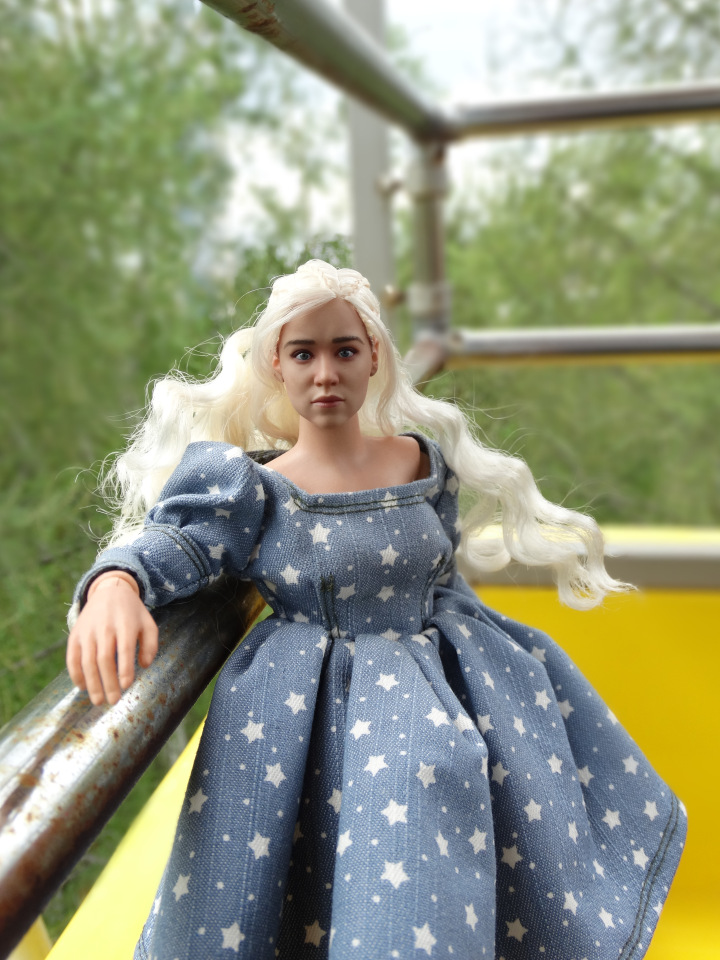 Совсем другой стиль для Дэни. Экшен-кукла Daenerys от ThreeZero