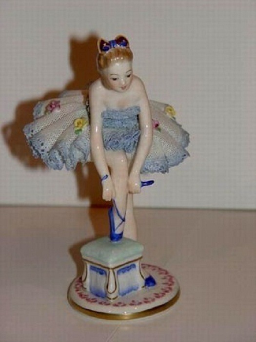 Дрезденские «кружевницы»: В чём секрет фарфоровых статуэток, которые словно одеты в изящные наряды