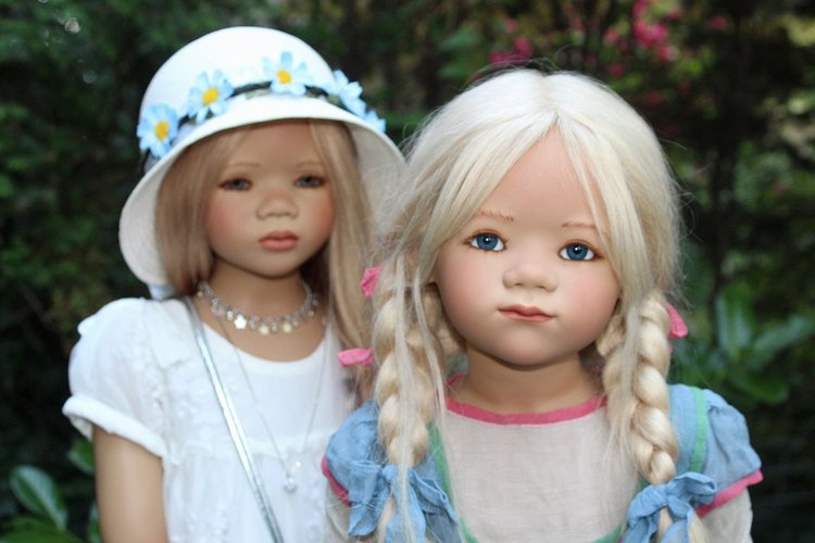 Две сестрички Лилит и Синчи