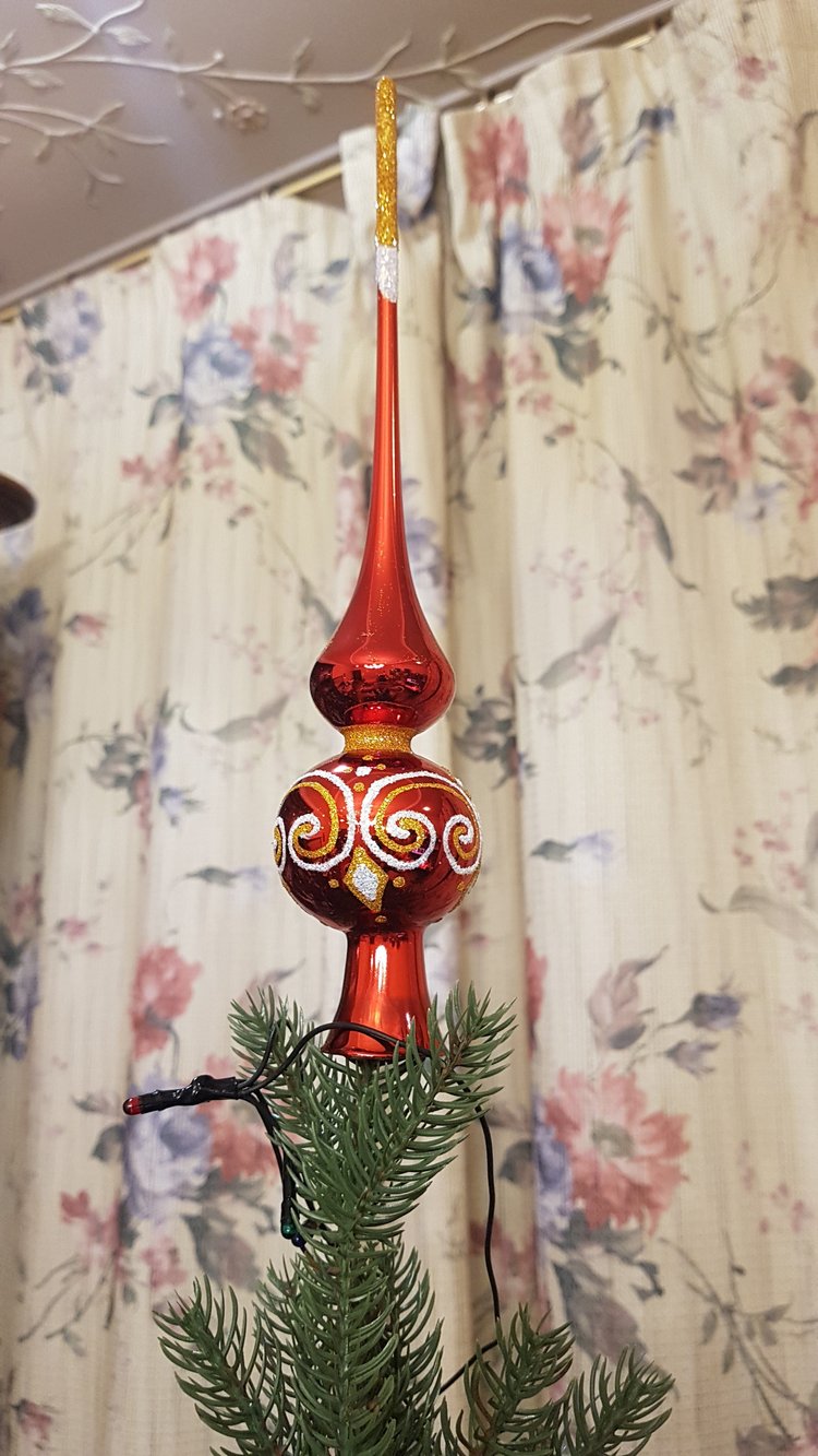 В степи родилась ёлочка, в жару она росла