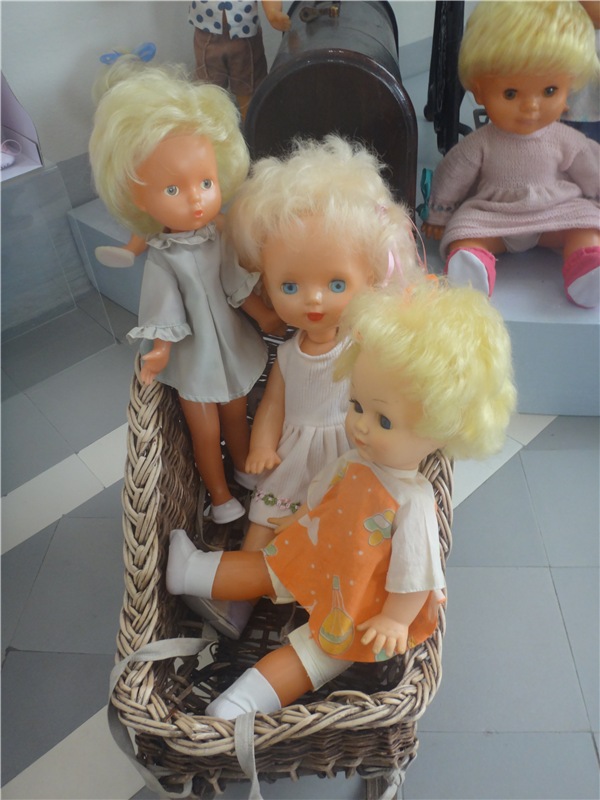 Выставка " Лабиринты кукольной жизни"