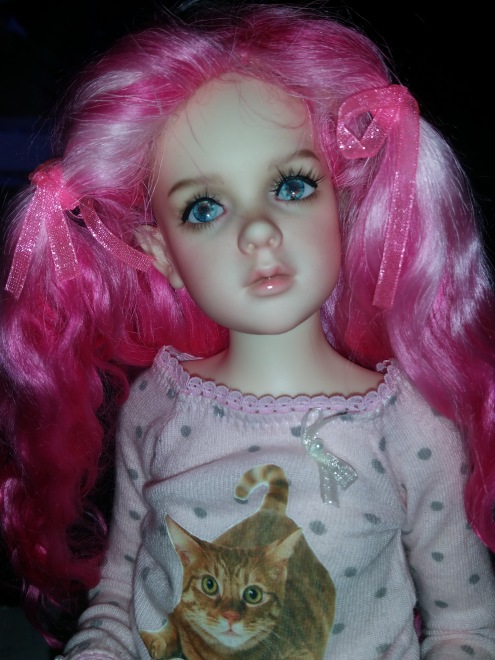 В поисках образа. Розочка примеряет парички. Опросник